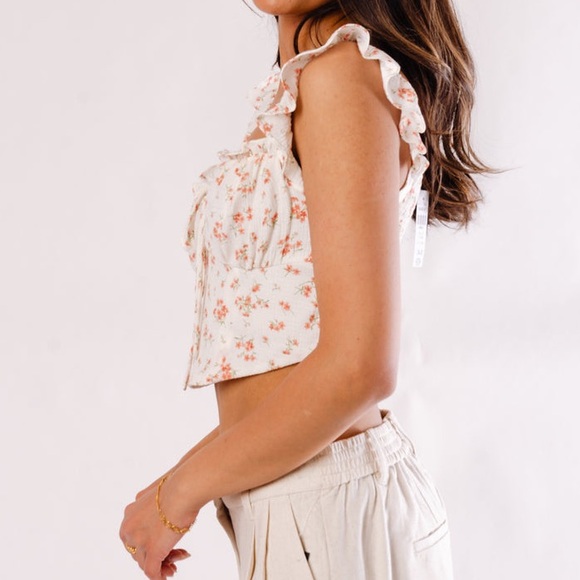 🟤NWT BLU PEPPER Floral Ruffle Crop Top in White LARGE - Picture 3 of 5